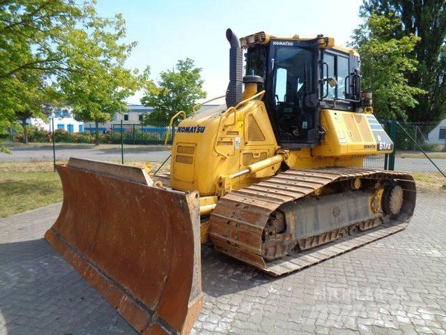 Komatsu D61 PX-24 بلدوزرات مجنزرة