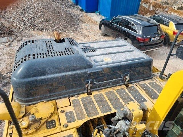 Komatsu PC210LC11 حفارات زحافة