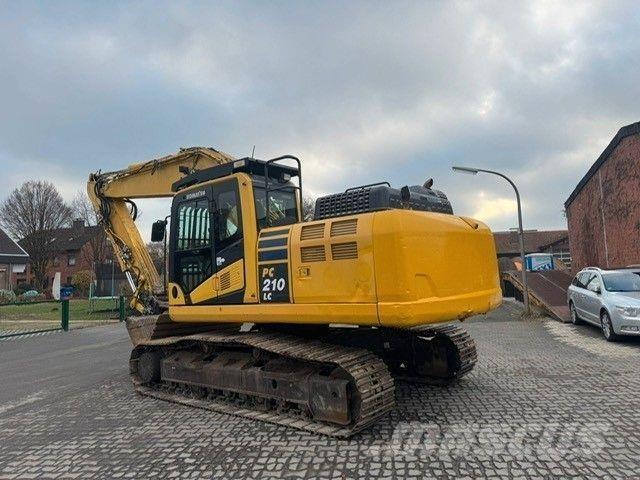 Komatsu PC210LC11 حفارات زحافة