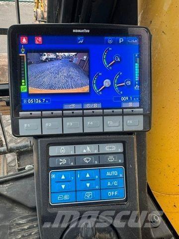 Komatsu PC210LC11 حفارات زحافة