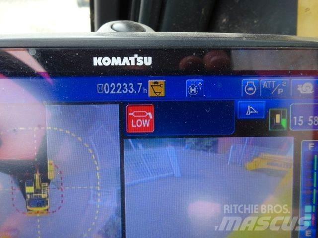 Komatsu PW180-11 حفارات بعجل