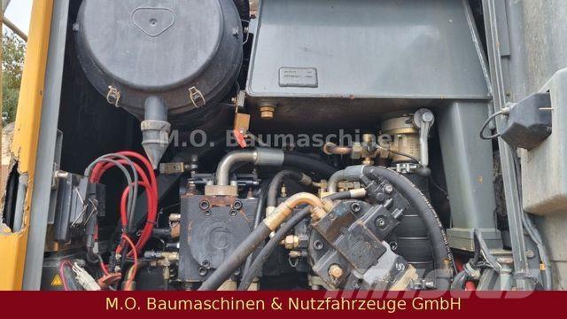 Liebherr L 574 لوادر بعجل