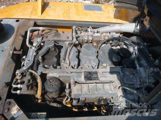 Liebherr R924 LC حفارات زحافة