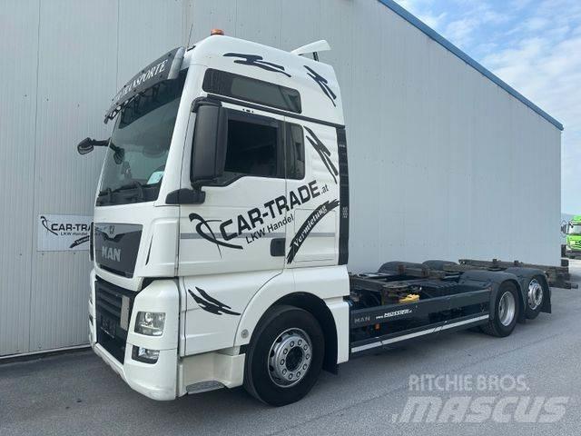 MAN TGX 26.470 شاحنات بمقصورة وهيكل