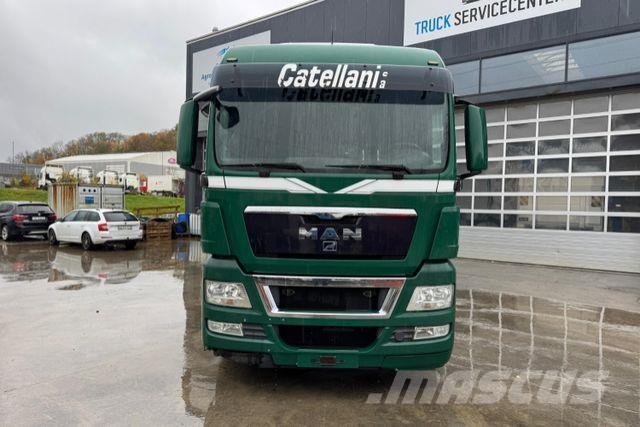 MAN TGX 26.480 6x2 شاحنات بغطاء جانبي
