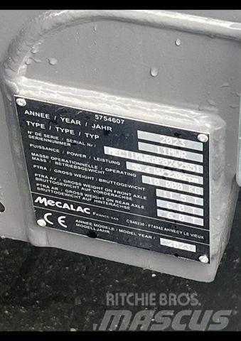 Mecalac 11 MWR حفارات بعجل