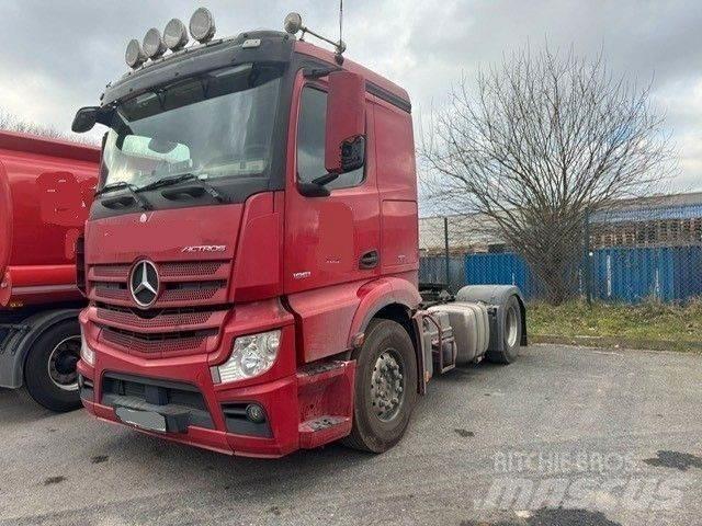 Mercedes-Benz 1851 وحدات الجر