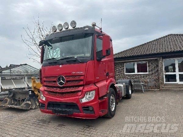 Mercedes-Benz 1851 وحدات الجر