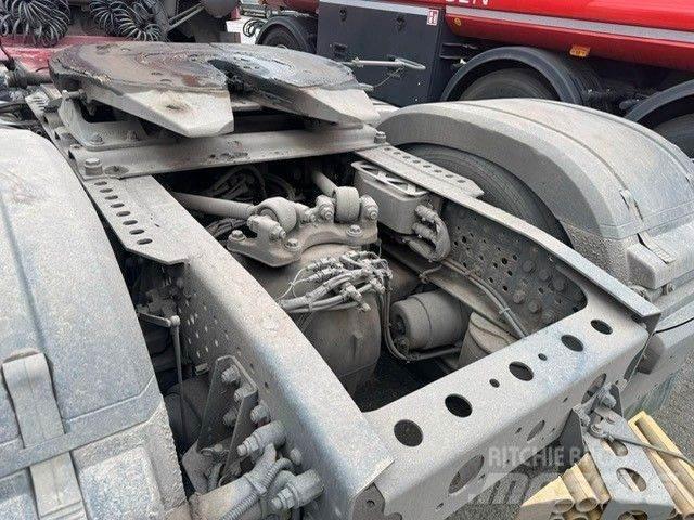 Mercedes-Benz 1851 وحدات الجر