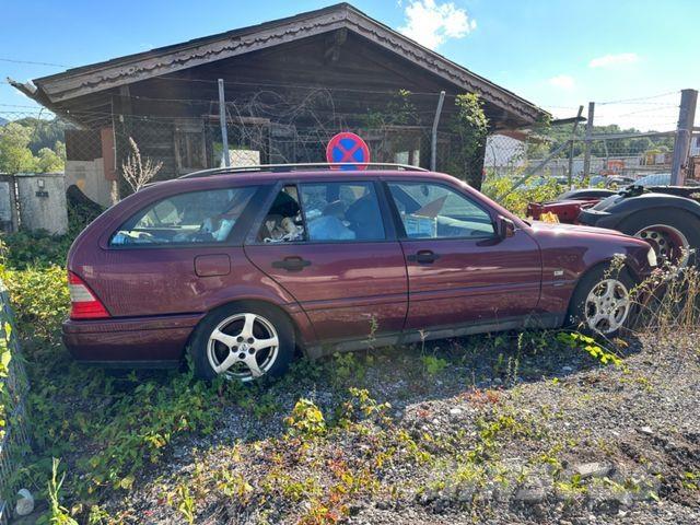Mercedes-Benz 200 سيارات