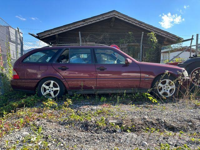 Mercedes-Benz 200 سيارات