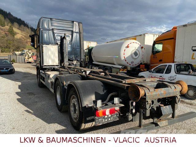 Mercedes-Benz 2563 شاحنات الرافعات الخطافية