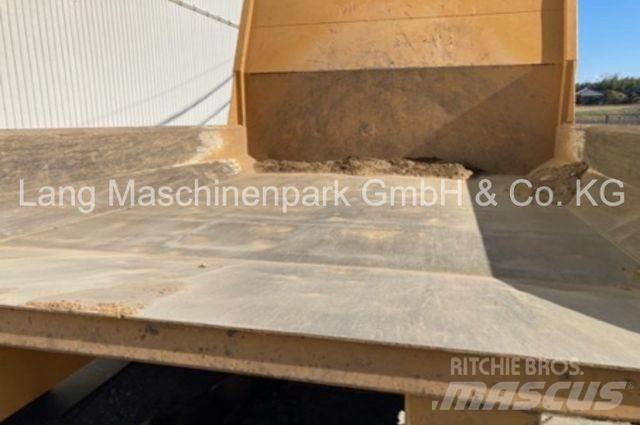 Morooka MST 2200 VD ساحبات مفصلية