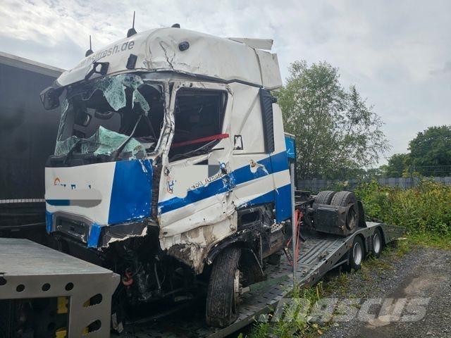 Renault T 440 وحدات الجر