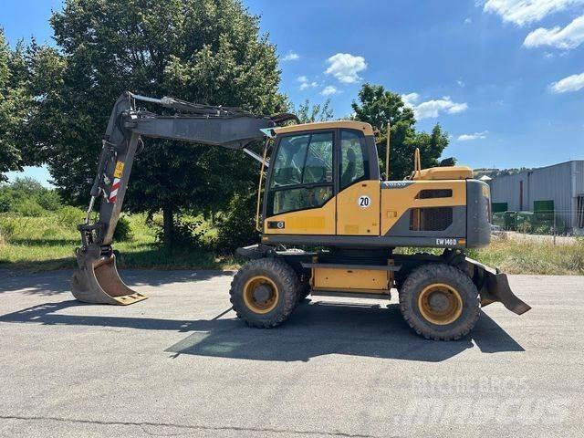 Volvo EW 140 D حفارات بعجل