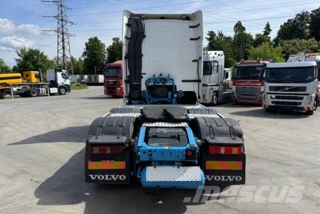 Volvo FH16-750 6x2 وحدات الجر