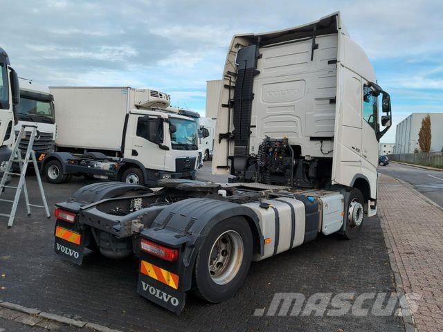 Volvo FH460 وحدات الجر