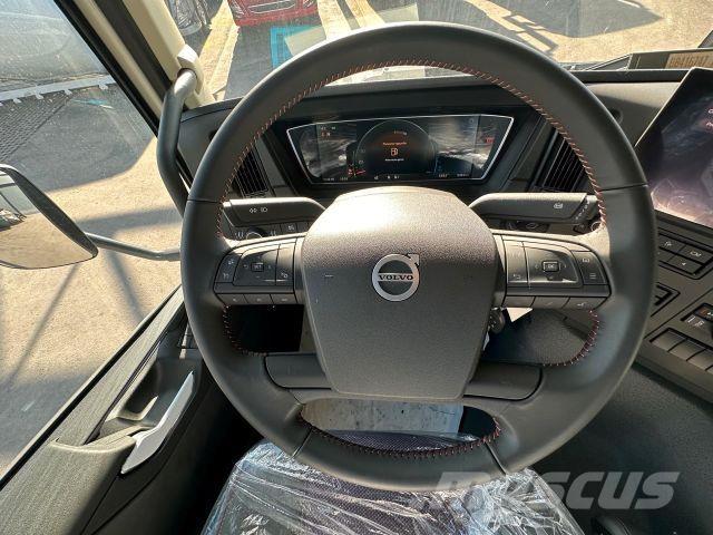 Volvo FMX 500 8x4 شاحنات بمقصورة وهيكل