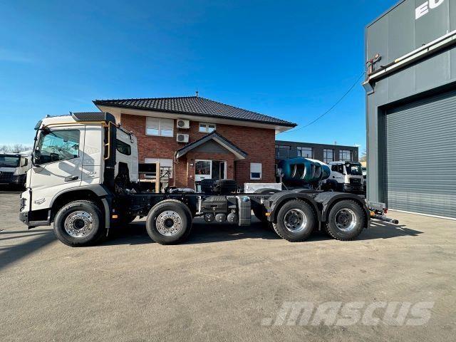 Volvo FMX 500 8x4 شاحنات بمقصورة وهيكل