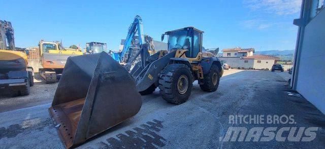 Volvo L 120 H لوادر بعجل