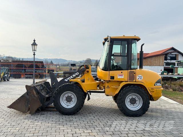 Volvo L 30 B لوادر بعجل