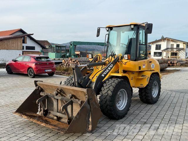 Volvo L 30 B لوادر بعجل