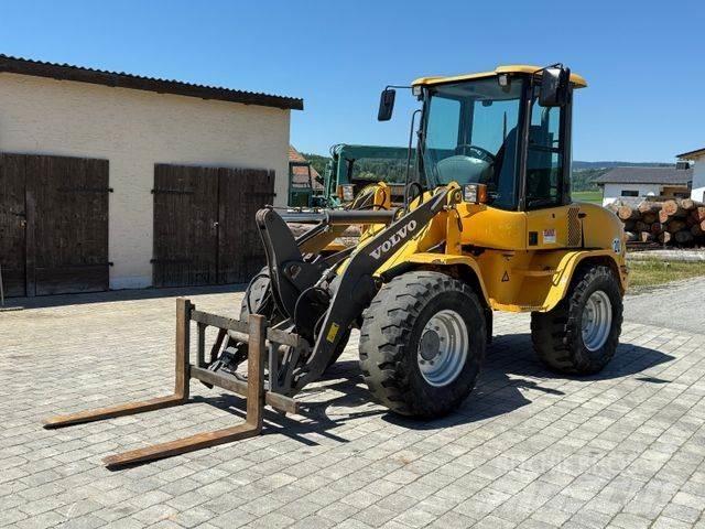 Volvo L30 B Z/X لوادر بعجل