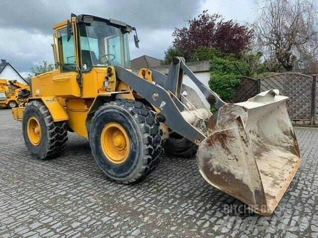 Volvo L70C لوادر بعجل