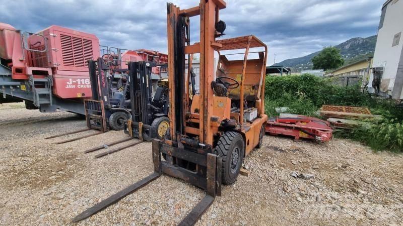 Komatsu FD25T شاحنات ذات رافعات شوكية - أخرى