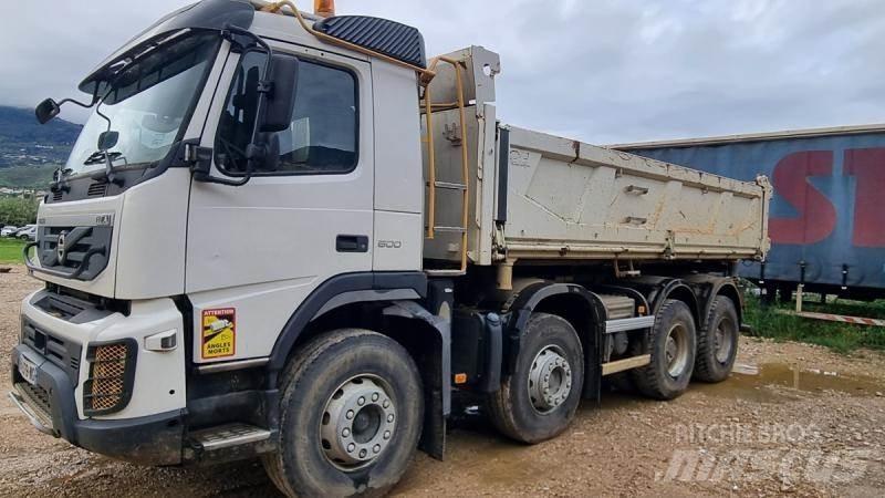 Volvo tri benne شاحنات قلابة