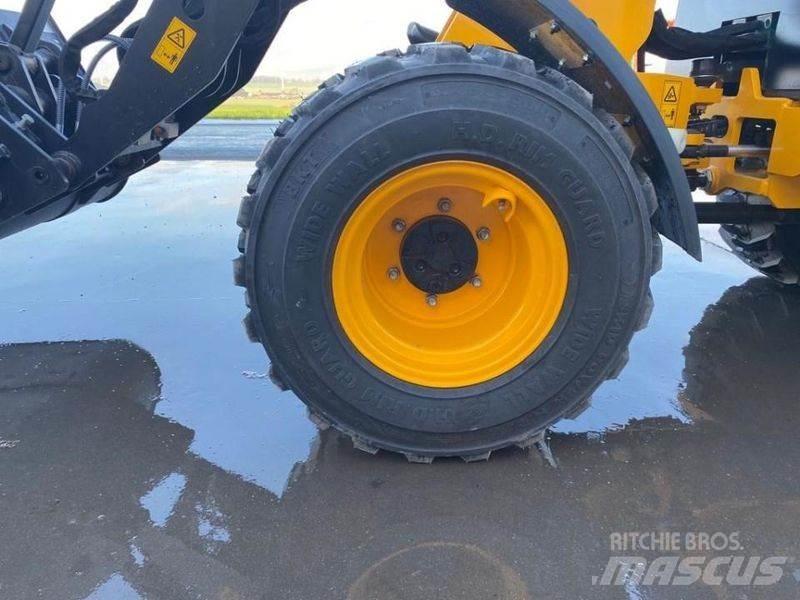 JCB 403 لوادر انزلاقية التوجيه
