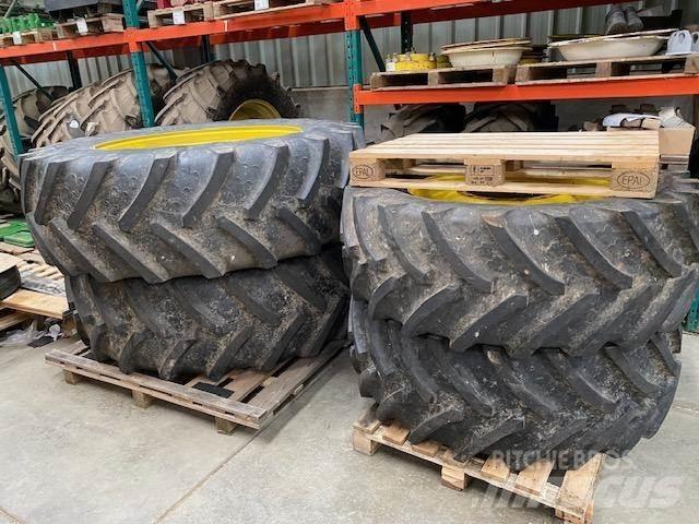 John Deere 7R الإطارات والعجلات والحافات