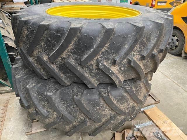 John Deere 7R الإطارات والعجلات والحافات