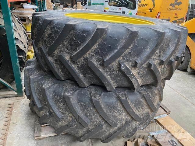 John Deere 7R الإطارات والعجلات والحافات