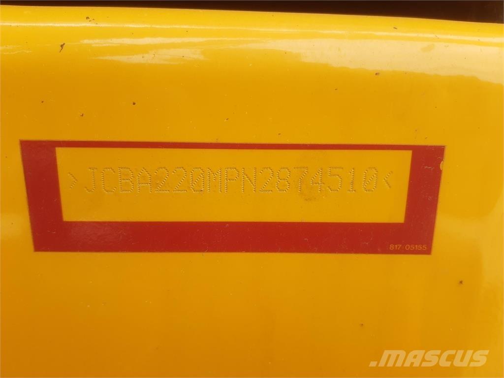JCB  حفارات زحافة