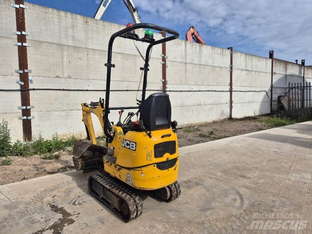 JCB 8008 حفارات زحافة