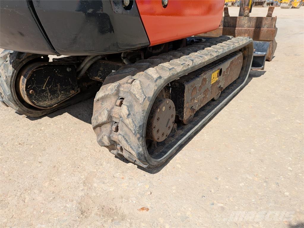 Kubota  حفارات زحافة