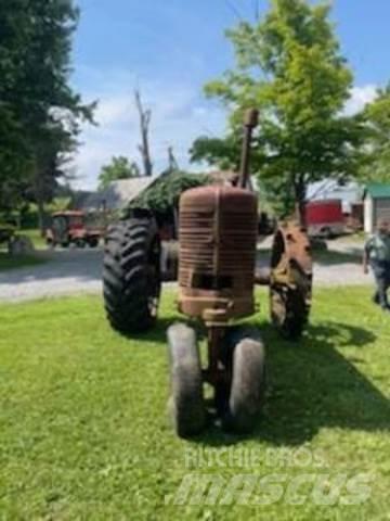 Farmall M Tractor أخرى