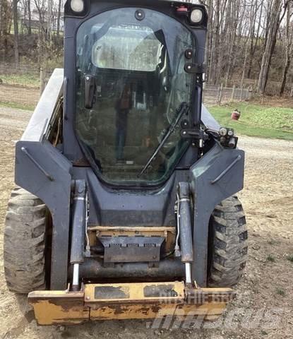 John Deere 318D أخرى