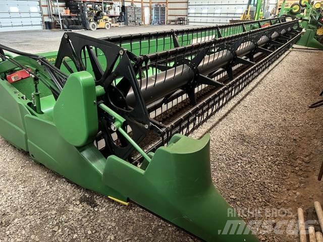 John Deere 635F أخرى
