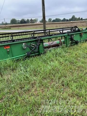 John Deere 925F أخرى