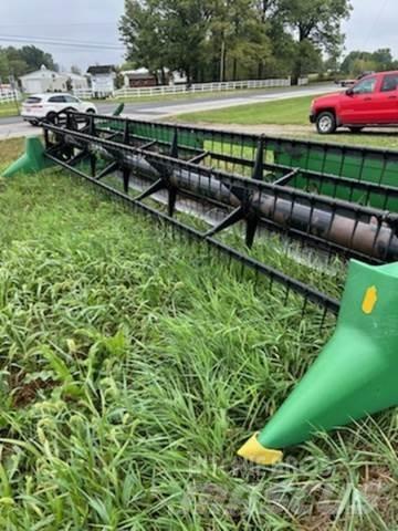 John Deere 925F أخرى