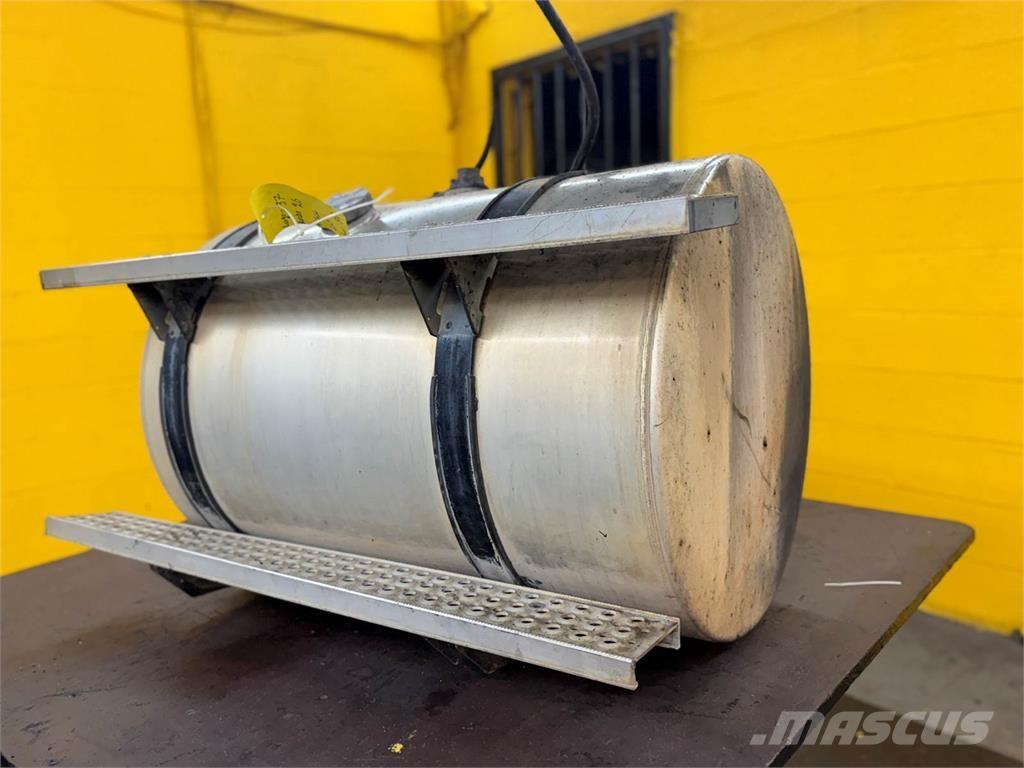 Autocar  شاحنات ذات صهاريج