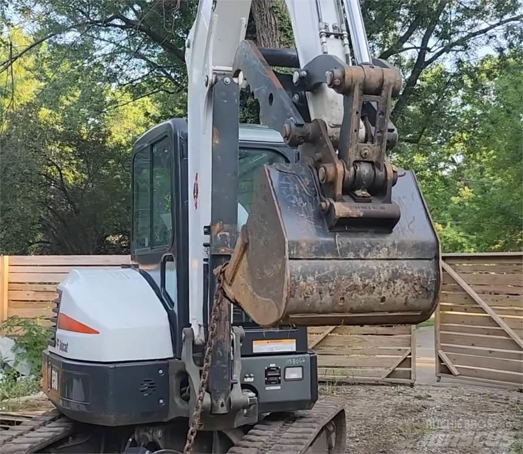 Bobcat E50 حفارات زحافة