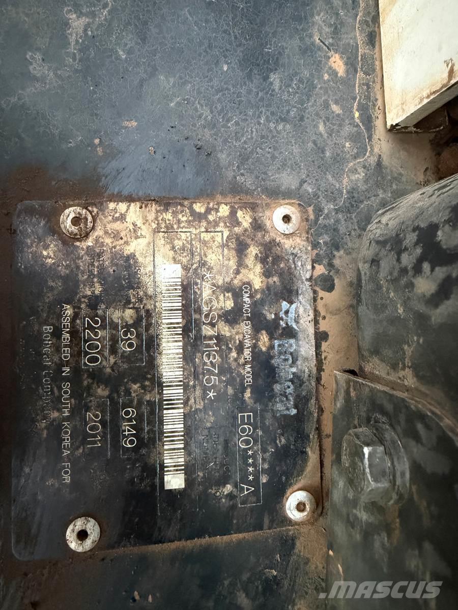 Bobcat E60 حفارات زحافة