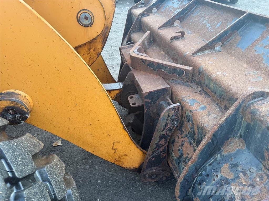 CASE 521D لوادر بعجل