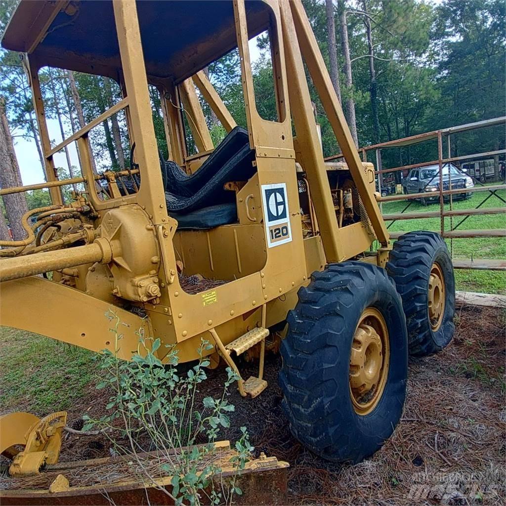 CAT 120 معدات تمهيد الطرق