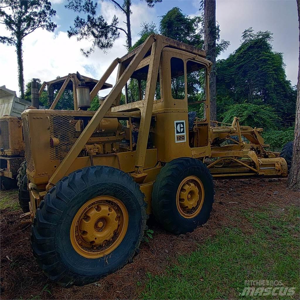 CAT 120 معدات تمهيد الطرق