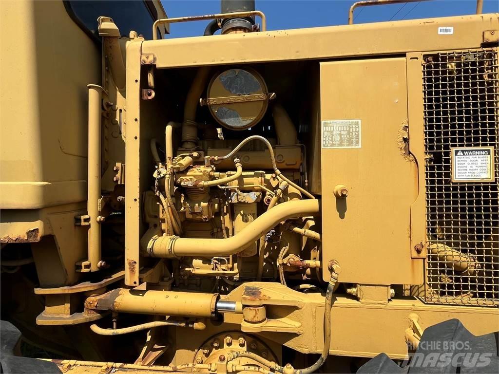 CAT 120G معدات تمهيد الطرق
