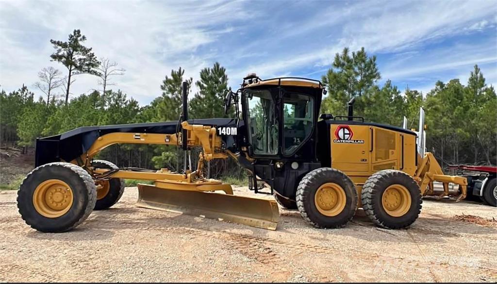 CAT 140M معدات تمهيد الطرق